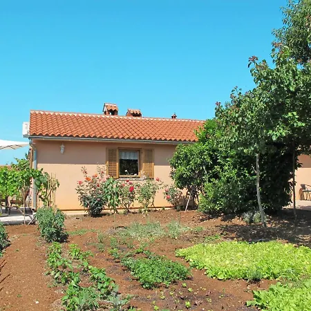 Сasa de vacaciones Kablar - Pul116 By Interhome *
